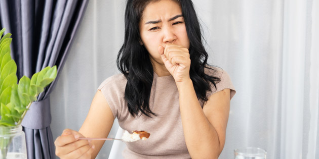 Pertolongan Pertama Tersedak untuk Orang Dewasa dan Anak