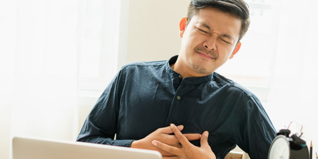 Sering Nyeri Dada Tengah? Ini Penyebab & Langkah Tepat Menanganinya